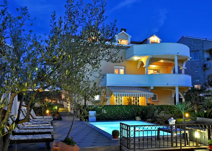 Villa Vanilla With Heated Pool