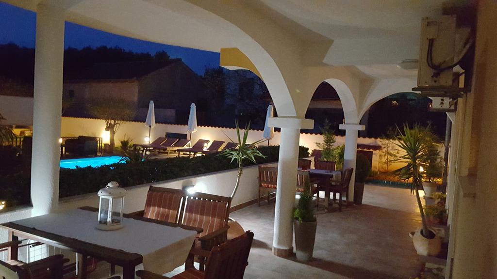 Vanilla With Heated Pool Apartment