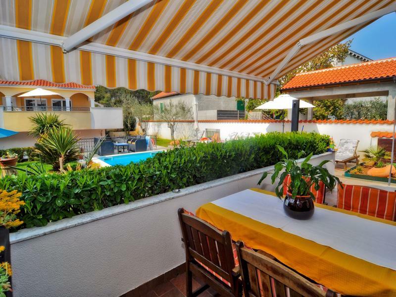 Vanilla With Heated Pool Apartment Zadar