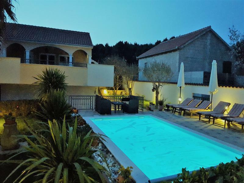 Vanilla With Heated Pool Apartment *
