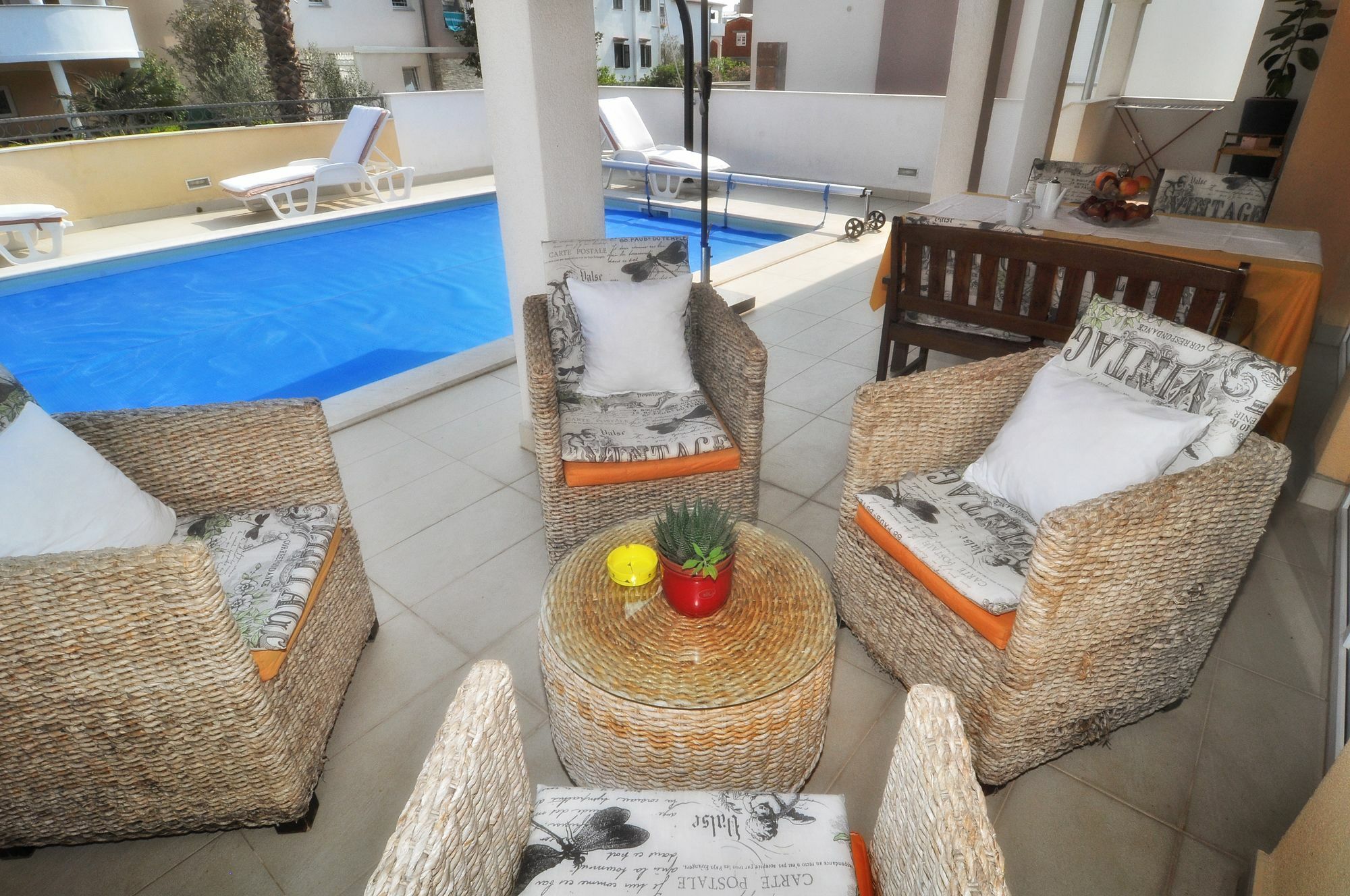 Vanilla With Heated Pool Apartment *