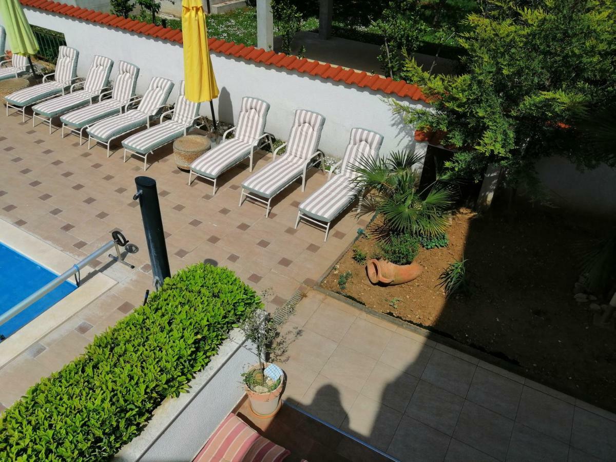Vanilla With Heated Pool Apartment